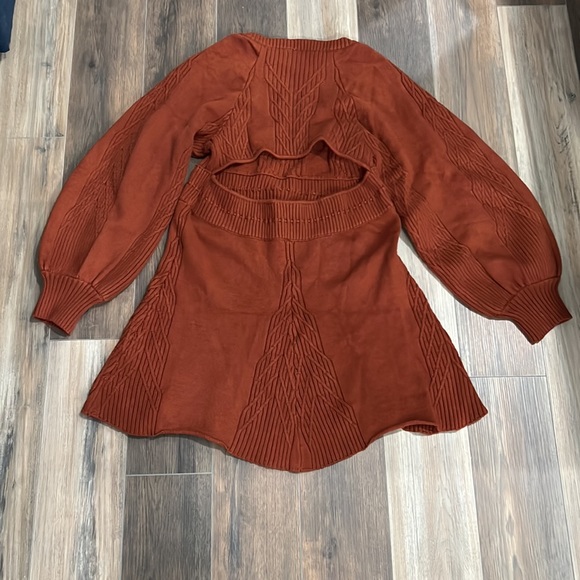 Free people sweater dress with cut out - Picture 13 of 15